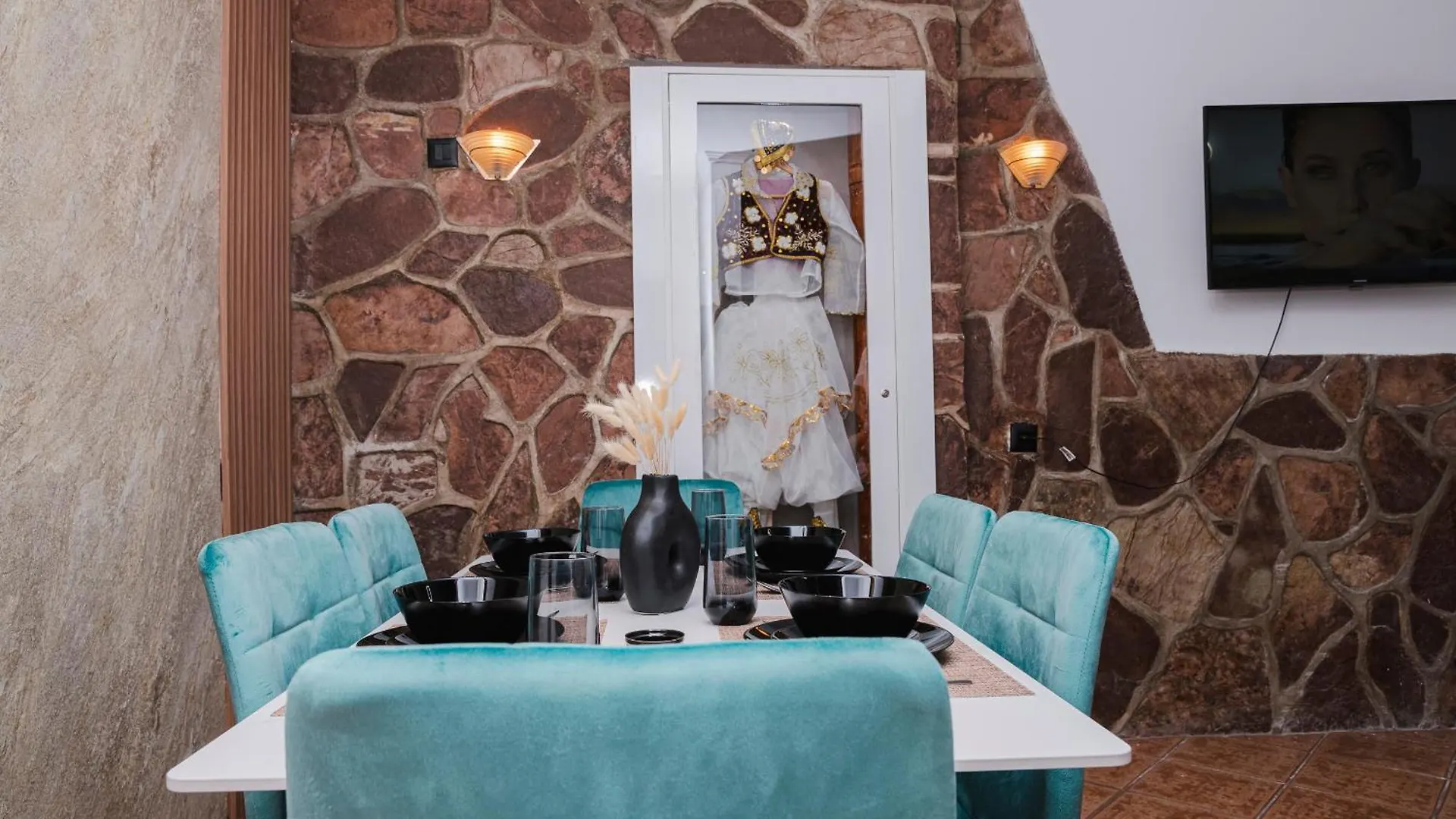 Via Albania - Myslym Shyri Apartment 티라나