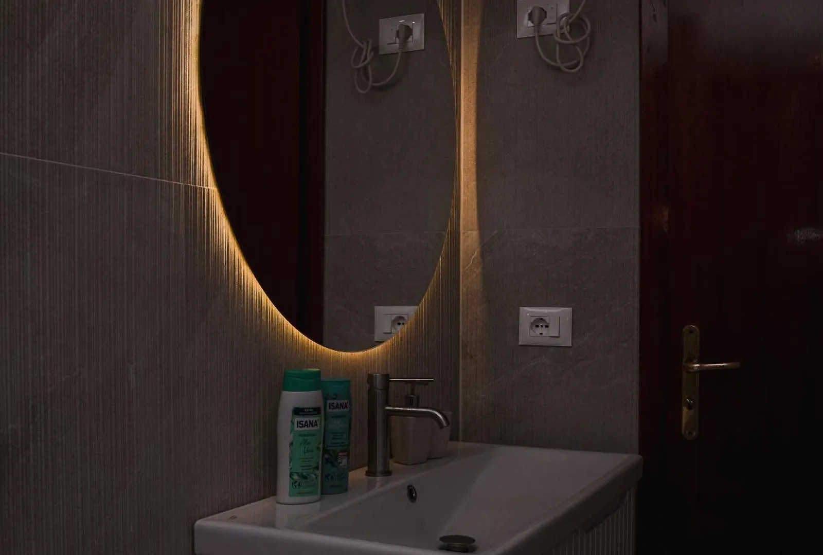 Via Albania - Myslym Shyri Apartment 티라나